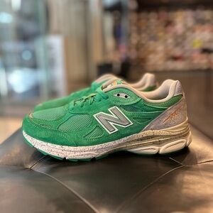 New Balance 990 v3 Boston Marathon Green Size 8.5 Men Shoes